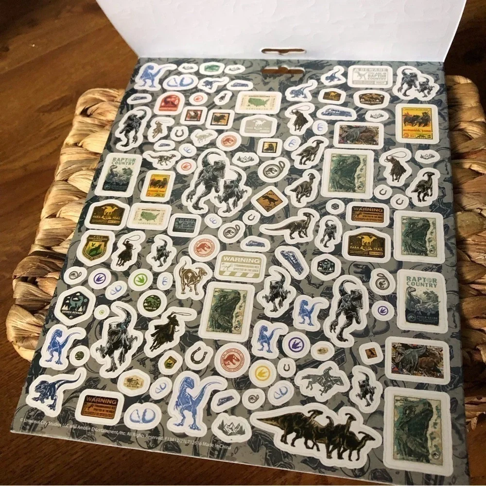 Jurassic World Sticker Book (500ct)